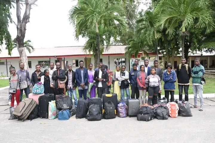 Army Raids Lagos Hideout, Arrests 24 Illegal Foreign Nationals