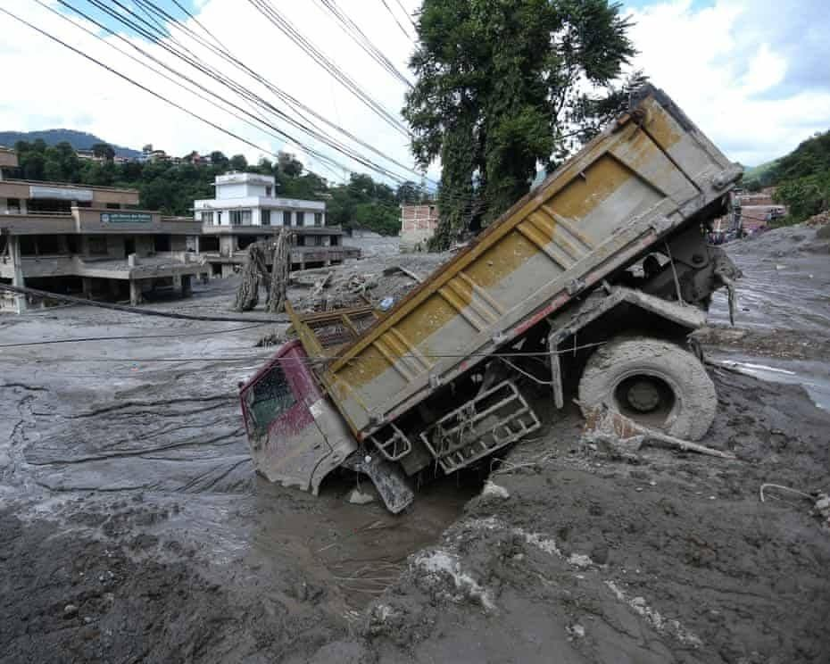 China Suspends Tibet Rescue Operations Over Fresh Flood Threat