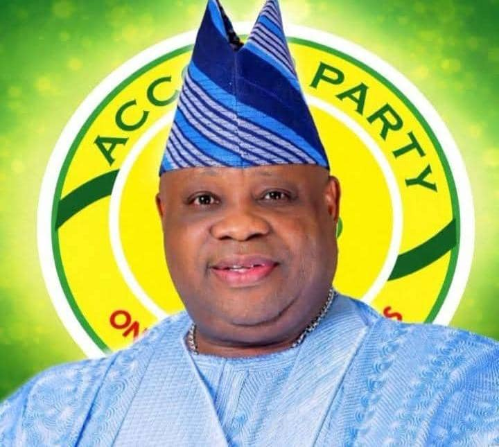 Gunfire Erupts in Osogbo as Hoodlums Attack Governor Adeleke’s Convoy