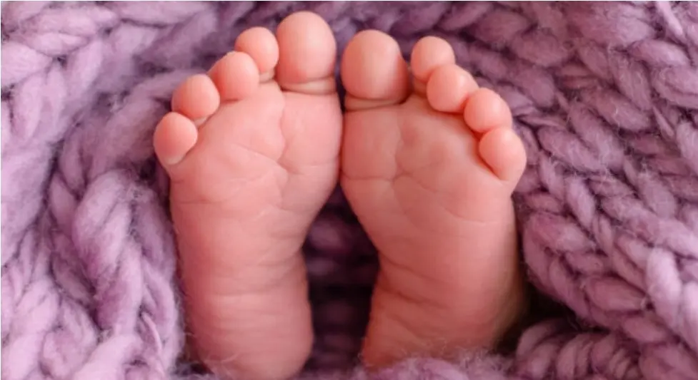 US Births Decline Again in 2025 as Economic Anxiety Persists