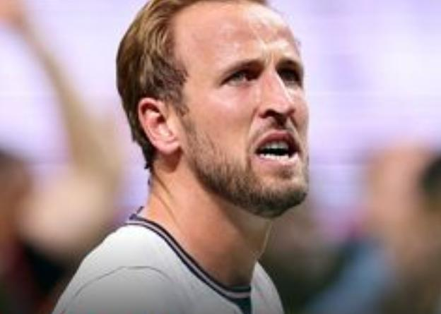 10-Man England Edge Mexico 3–2 to Storm World Cup Quarter-Finals